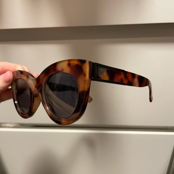 Topshop cat eye sunglasses - Picture 2 of 2